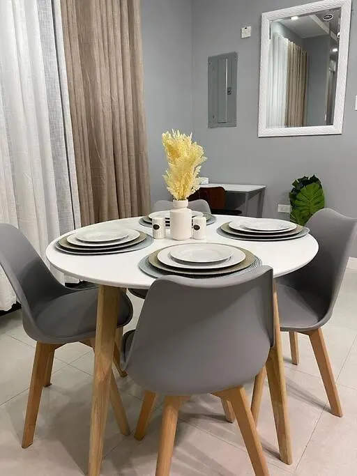 Paradise Haven At Genesis كينغستون 0*,